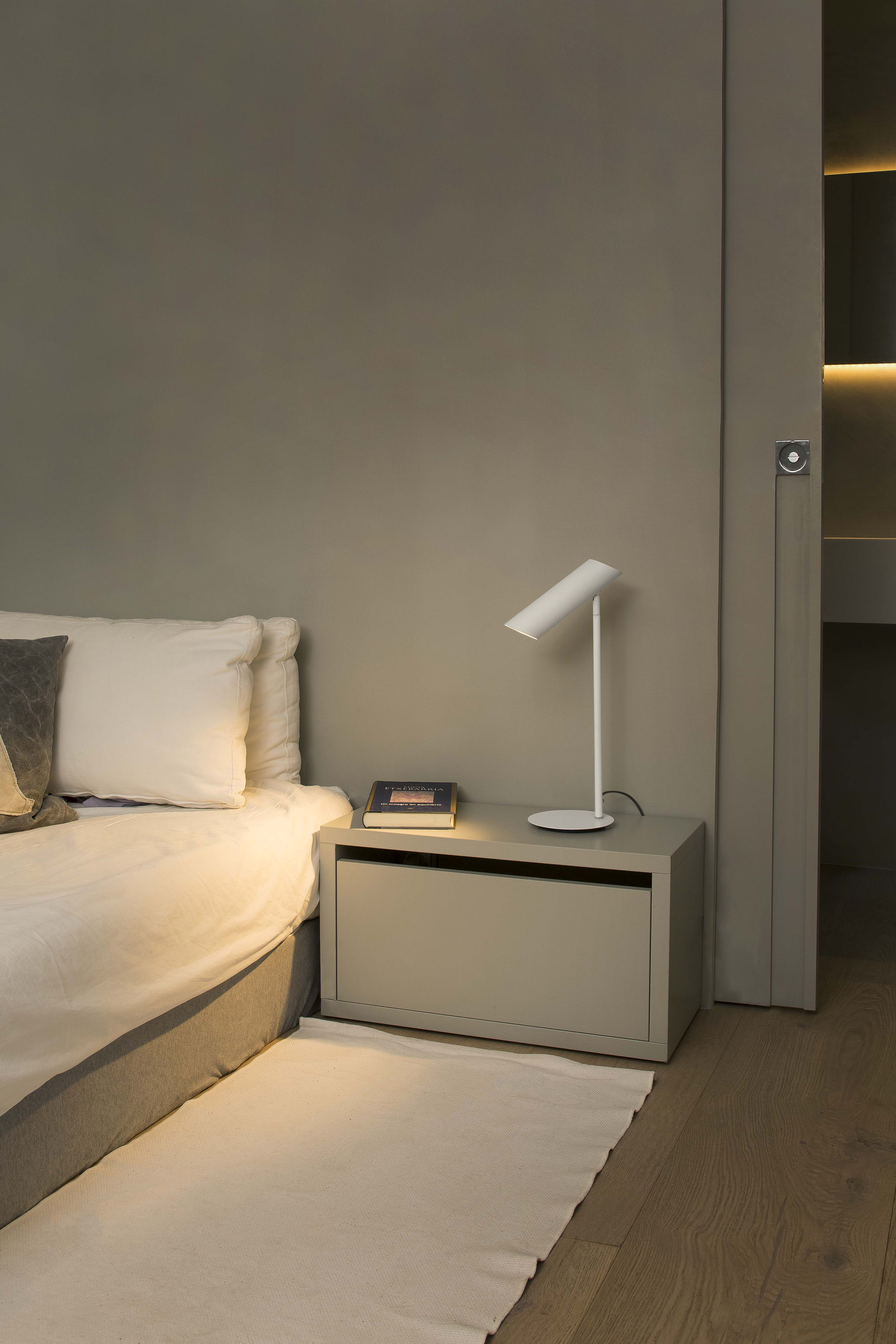 29881 LINK WHITE TABLE LAMP - Image 2