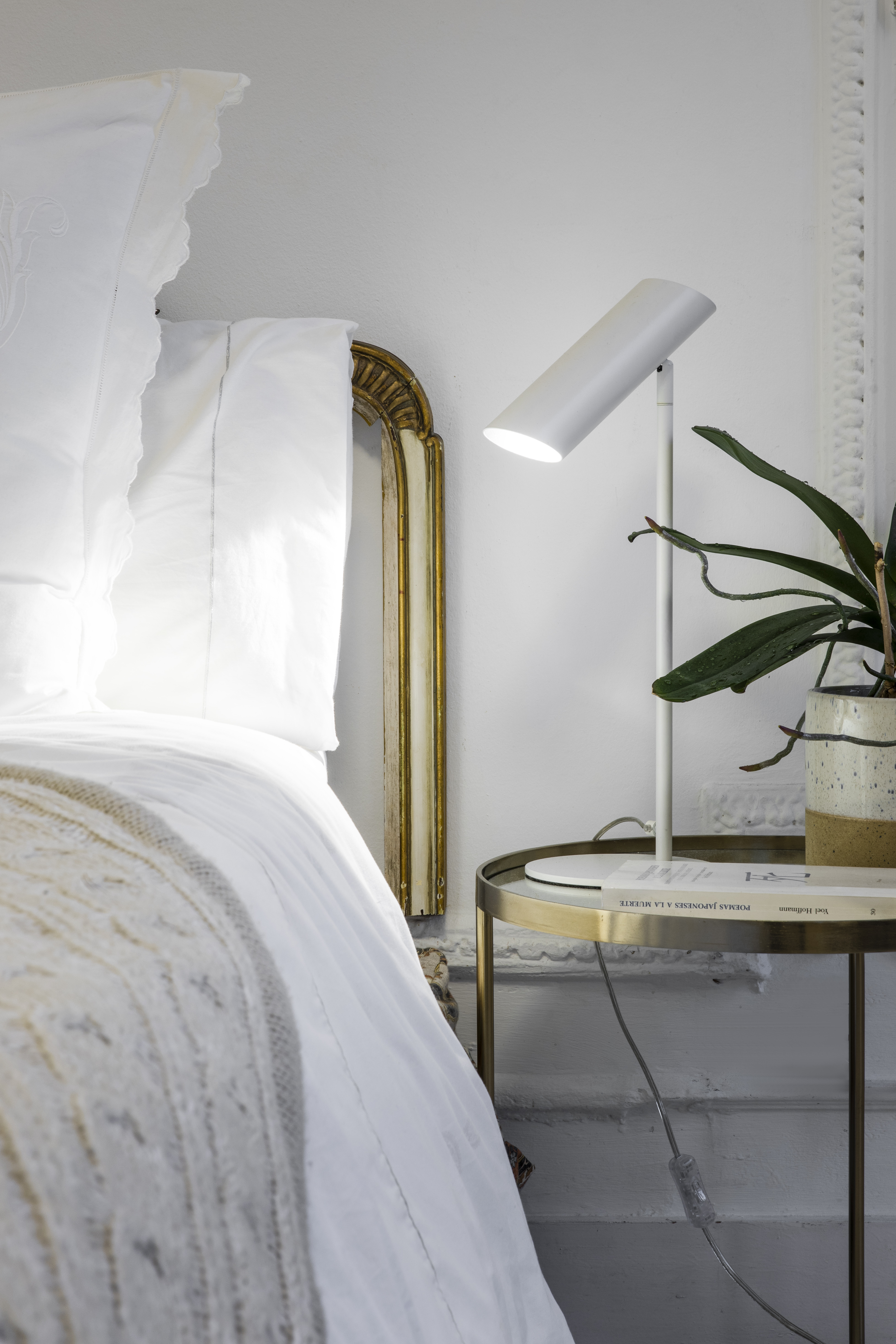 29881 LINK WHITE TABLE LAMP - Image 3