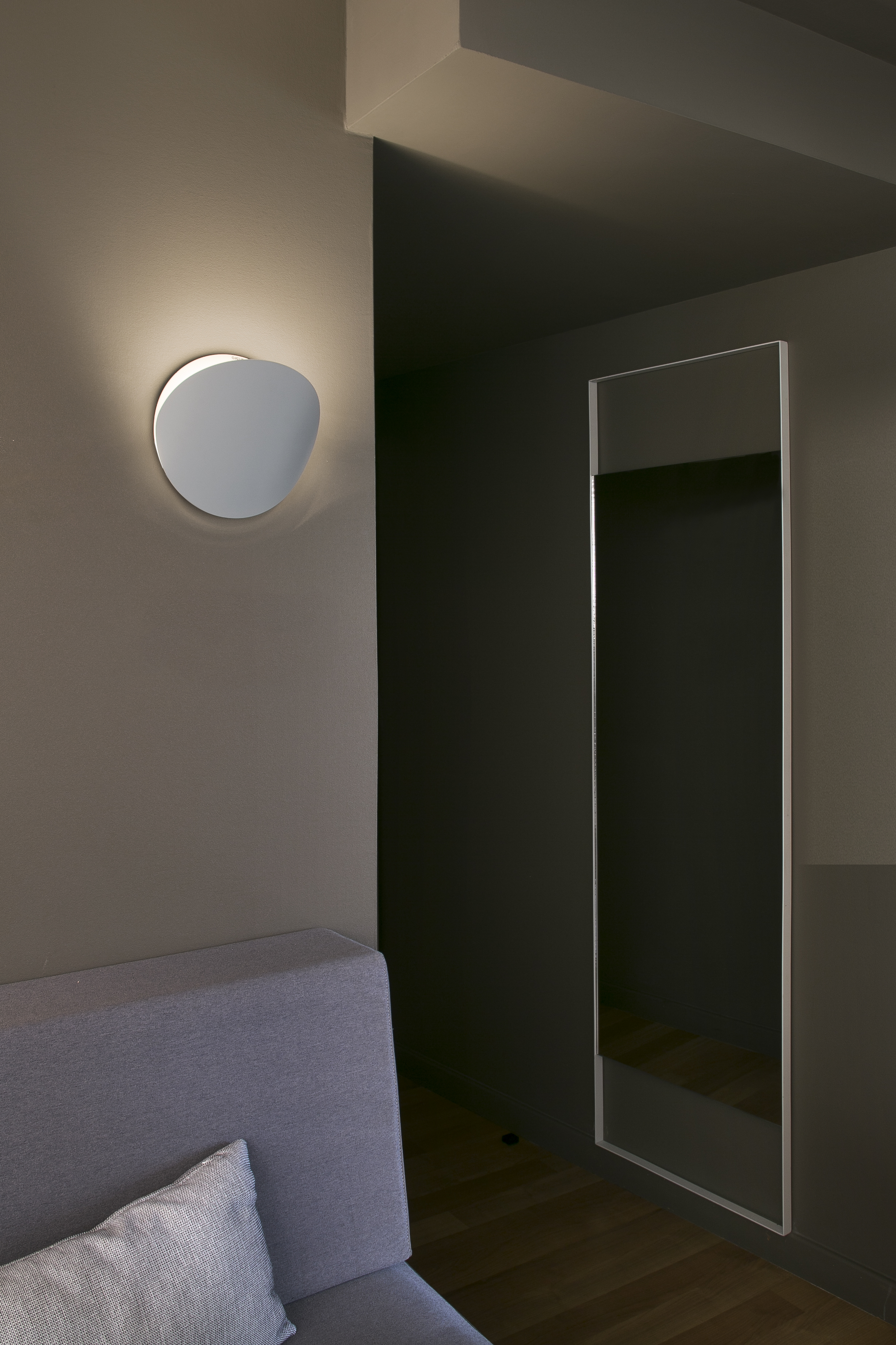 62108 OVO-G WHITE WALL LAMP - Image 4